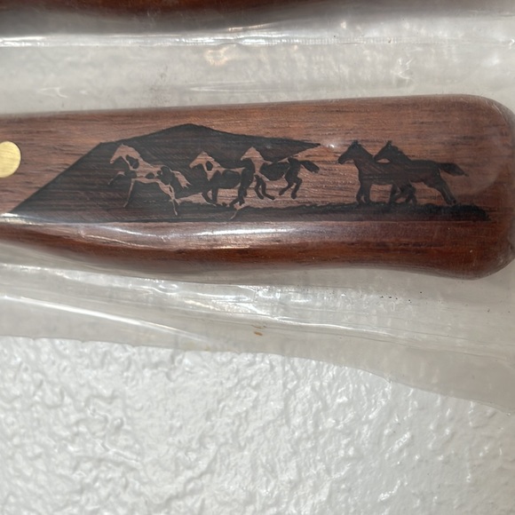 Moss Brothers, Inc 4 Piece Steak House Style Steak Knives - Picture 3 of 5